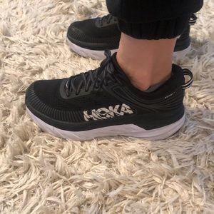 Hoka One One Bondi size 7